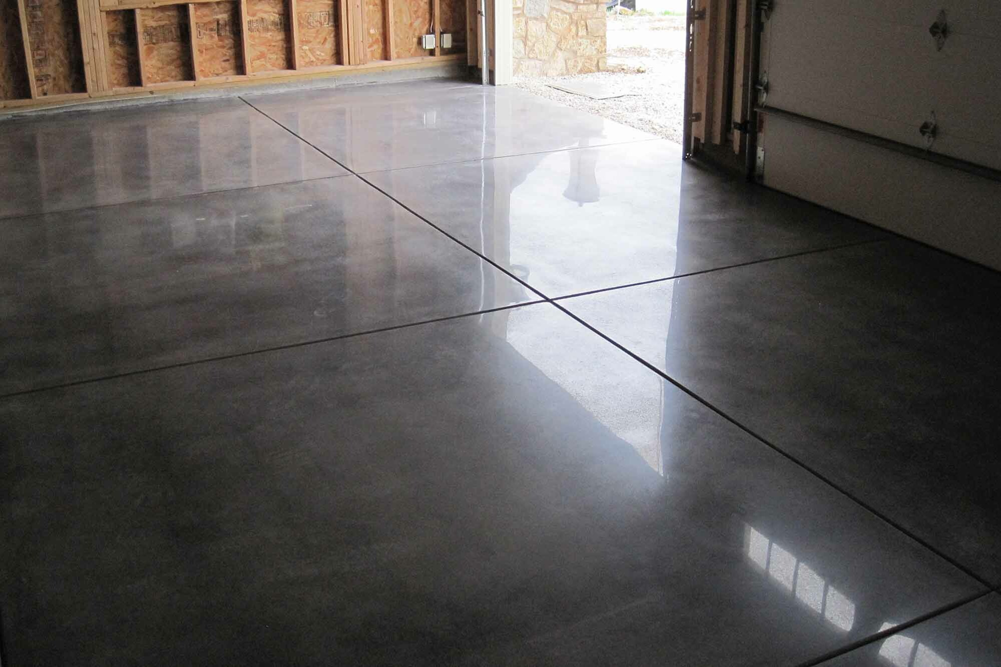 Epoxy vs. Concrete Sealer vs. Polished Concrete: Which Floor Finish Fits?